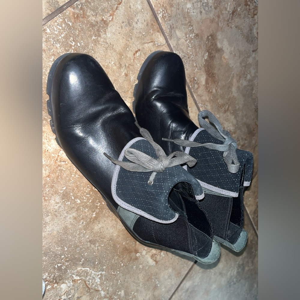 Merrel boots - Picture 3 of 3